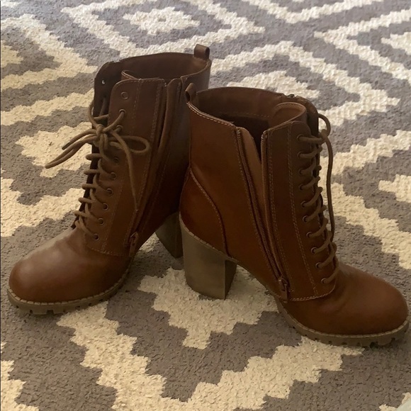 SODA brown heeled booties size 9 - Picture 5 of 6